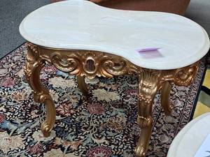 lot 25A image: Tomlinsen Marble-Top End Table