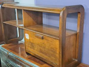 lot 16 image: Mersman Waldron Mid Century Modern Lou Hodges Design Wood Comfort Console Table