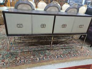 lot 33 image: Vanguard Michael Weiss - Kingsley Wood Sideboard 4-door