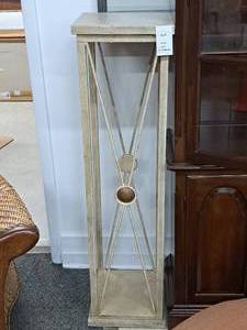 lot 19 image: Metal Display Stand 2-tier