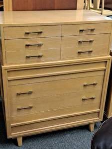 lot 51 image: Rway Dresser