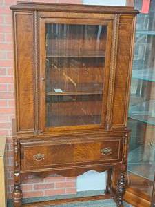 lot 54 image: Vintage Paramount WoodGlass-Door Hutch 1-door1-drawer3-shelf
