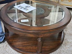 lot 47 image: Thomasville Glass-TopWood Cocktail Table 2-tier