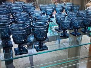 lot 81 image: Blue Stem Glassware Set 16-piece