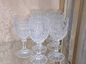 lot 85 image: Lead Crystal Stem Glassware Set 7-piece