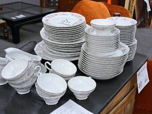 lot 100 image: Style House Pompadour Fine China Set 74-piece - Plates, Bowls, Cups, Saucers, Servers
