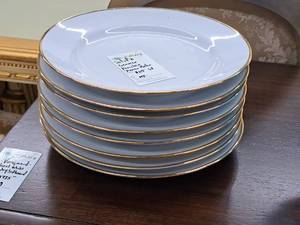 lot 159 image: Lot of (8) 10-14 Dinner Plates