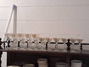 lot 163 image: ClearGold Striped Glass Stem Cocktail Glassware Set 26-piece