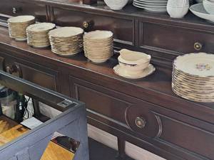 lot 167 image: Imperial Bohemian China Set 61-piece - Plates, Saucers, Gravy Bowl, Bowls