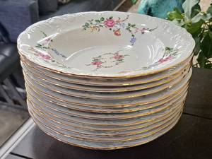 lot 168 image: Royal Kent Collection Soup Bowl Set 12-piece