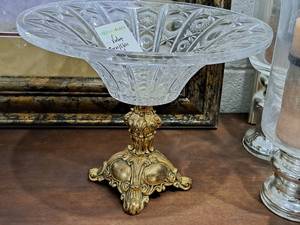 lot 190 image: Vintage Glass Serving Bowl