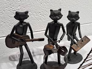 lot 194 image: 11 Cat Musician theme Metal Table Statues 3-piece - Guitarist, Drummer, Keyboardist