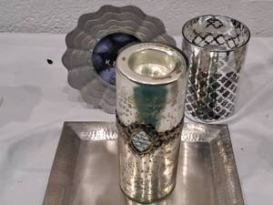 lot 197 image: Lot of (4) Assorted Home Dcor - Candles, Tray, Picture Frame