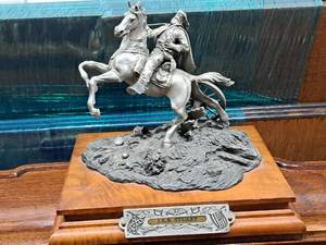 lot 199 image: J.E.B. Stuart Man on Horse theme Table Statue