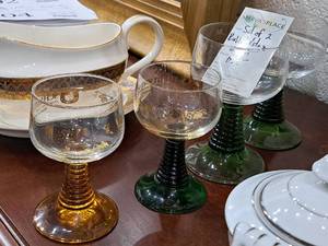 lot 203 image: Lot of (4) Vintage Schmittsohn Ribbed Stem Glasses
