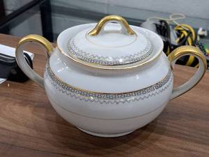 lot 210 image: Noritake Keyboard China Bowl with Lid