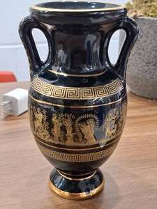 lot 215 image: Adis Hand Made 24c Gold Table Vase