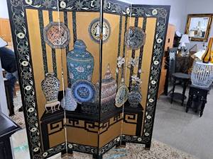 lot 218 image: Ceramic Pottery theme Sectional Wall Divider 4-piece