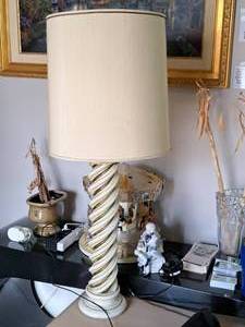 lot 141 image: 41 Spiral Base Table Lamp with Lamp Shade