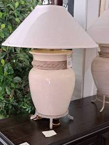 lot 142 image: 30 Table Lamp with Lamp Shade