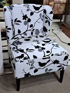 lot 129 image: Bird theme Fabric Living Room Chair
