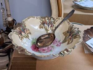 lot 268 image: Prussia Rose theme Bowl with Spoon