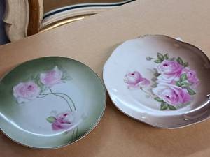 lot 270 image: Lot of (2) Z.S. & C Bavaria Rose theme Plates