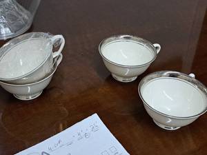 lot 263 image: Lot of (4) Aladdin China Cups