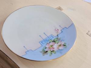 lot 275 image: 6 Rose theme China Plate