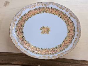 lot 279 image: Haviland 7-12 Floral theme Decorative Plate