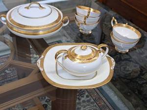 lot 255 image: China Set 8-piece - Sugar Bowl with Lid and Platter, Serving Bowl with Lid, (5) Cups
