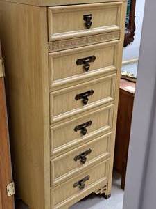 lot 295 image: Vintage 56 Tall Dixie Dresser 6-drawer