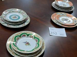 lot 252 image: Andrea by Sadek Collection Sevre 12-piece