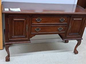 lot 224 image: Wood Buffet Table 2-door2-drawer