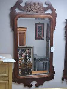 lot 305 image: Vintage Decorative Framed Wall Mirror