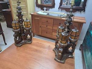 lot 315 image: Lot of (2) Vintage Lantern theme Table Lamps