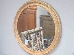 lot 314 image: Framed Round Wall Mirror with Beveled Edge Glass