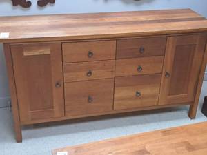 lot 296 image: Room & Board Sherwood Sideboard Credenza 2-door6-drawer