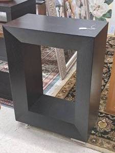 lot 321 image: End Table