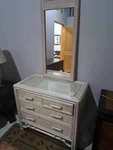 lot 319 image: Ficks Reed Glass-TopWood Dresser 4-drawer with Mirror
