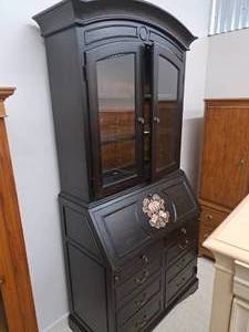 lot 340 image: Thomasville Bristol Legacy Legacy Secretary & Drop Lid Desk