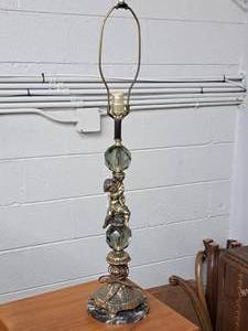 lot 375 image: Vintage 33 Table Lamp