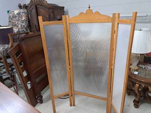 lot 371 image: FrostedWood Room Divider 3-panel