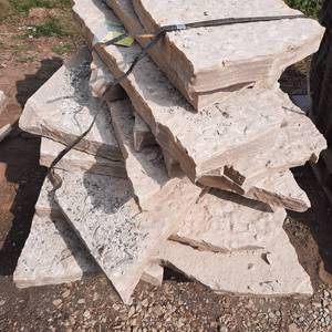 1 Pallet of&nbspLimestone, Irregular Sizes, 3,380 LBS