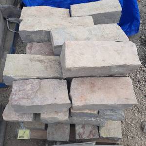 1 Pallet of Limestone Wall Stone - 2 tons