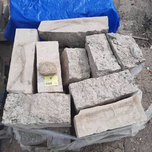 1 Pallet of Limestone Wall Stone - 2 tons