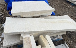 1 Pallet of Limestone Slabs -&nbsp&nbsp20 Sq. Ft