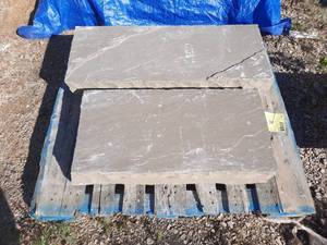 1 Pallet of (2) Sandstone Steps 40 L x 16 W x 6 H and  L 32 x 16 W x 6 H