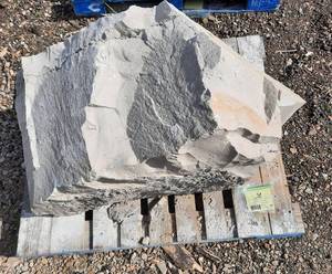 1 Pallet of (1) Limestone Block, 1.5 Tons