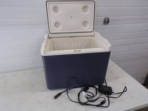 12V Cooler with 110v Adapter